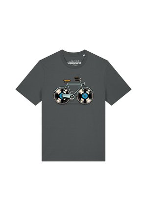 Dunkelgraues T-Shirt mit Vintage-Fahrrad-Grafik mit Schallplattentellern als Rädern und braunem Lenker und Sitz.