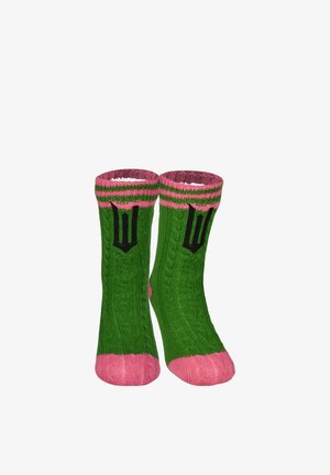 Calzini verdi a maglia con punte e polsini rosa, a strisce rosa e verdi nella parte superiore, con un design ricamato di tridente nero su ogni calzino.
