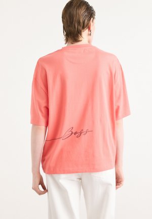 Print T-shirt - light pastel red