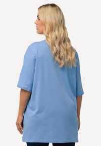 Ulla Popken PLUS SIZE SHORT SLEEVE TEE  - T-Shirt basic - cloud blue