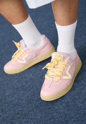 UPLAND UNISEX - Trainers - banana cream