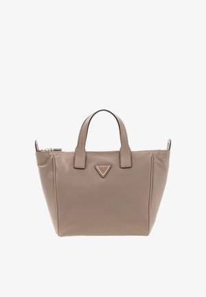 Borsa beige con una texture liscia, logo triangolare, doppio manico superiore e chiusura con zip. Presenta sottili dettagli di cucitura.
