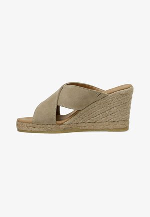 Nine West UPENZA 4FX - Pantolette hoch - sand