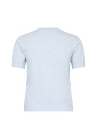 Maglietta tricot azzurro chiaro a maniche corte con scollatura rotonda e una texture liscia senza motivi o dettagli visibili.