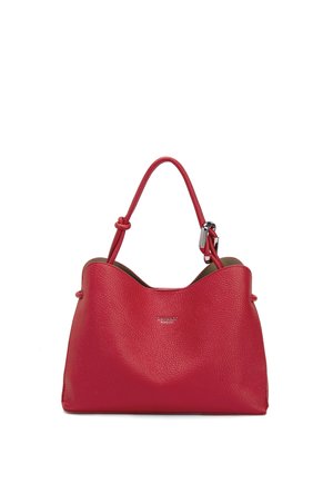 Borsa a tracolla in pelle rossa texturizzata con un unico manico superiore caratterizzato da un nodo e una fibbia in metallo, nome del marchio impresso in argento al centro davanti.