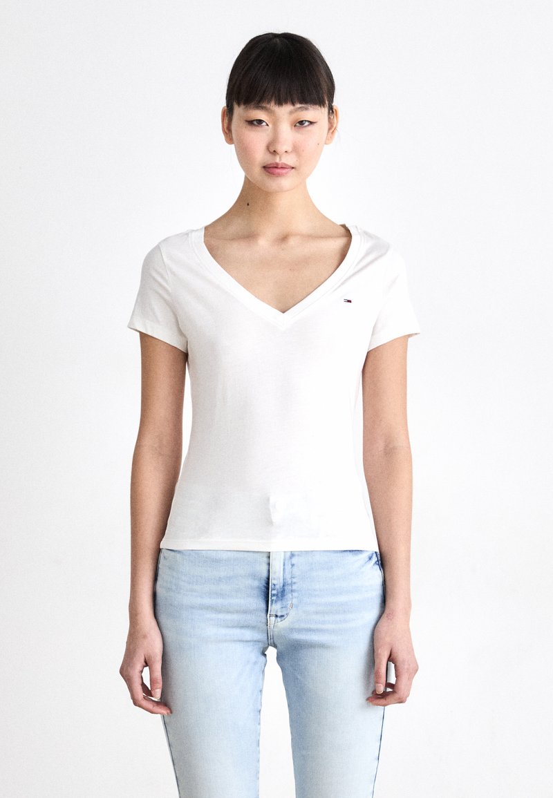 Tommy Jeans SLIM VNECK - Pamata T-krekls - ecru
