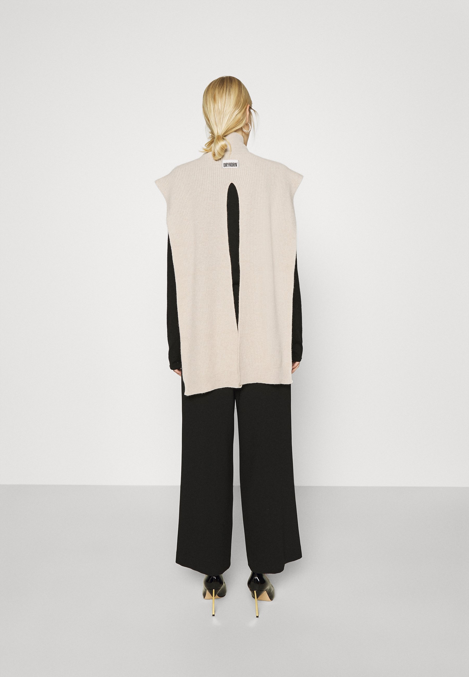 Women GRIFFIN - Cape Women GRIFFIN - Cape