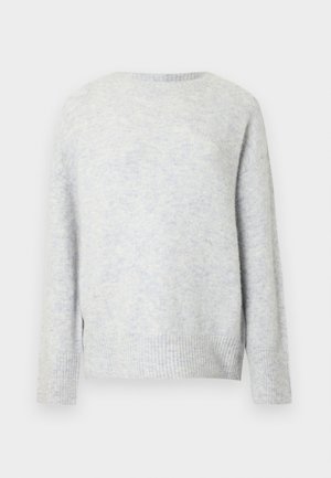 Ανοιχτό μπλε, πλεκτό πουλόβερ με στρογγυλή λαιμόκοψη, μακριά μανίκια και ριμπ στη μέση. Διαθέτει απαλή, ελαφρώς χνουδωτή υφή.