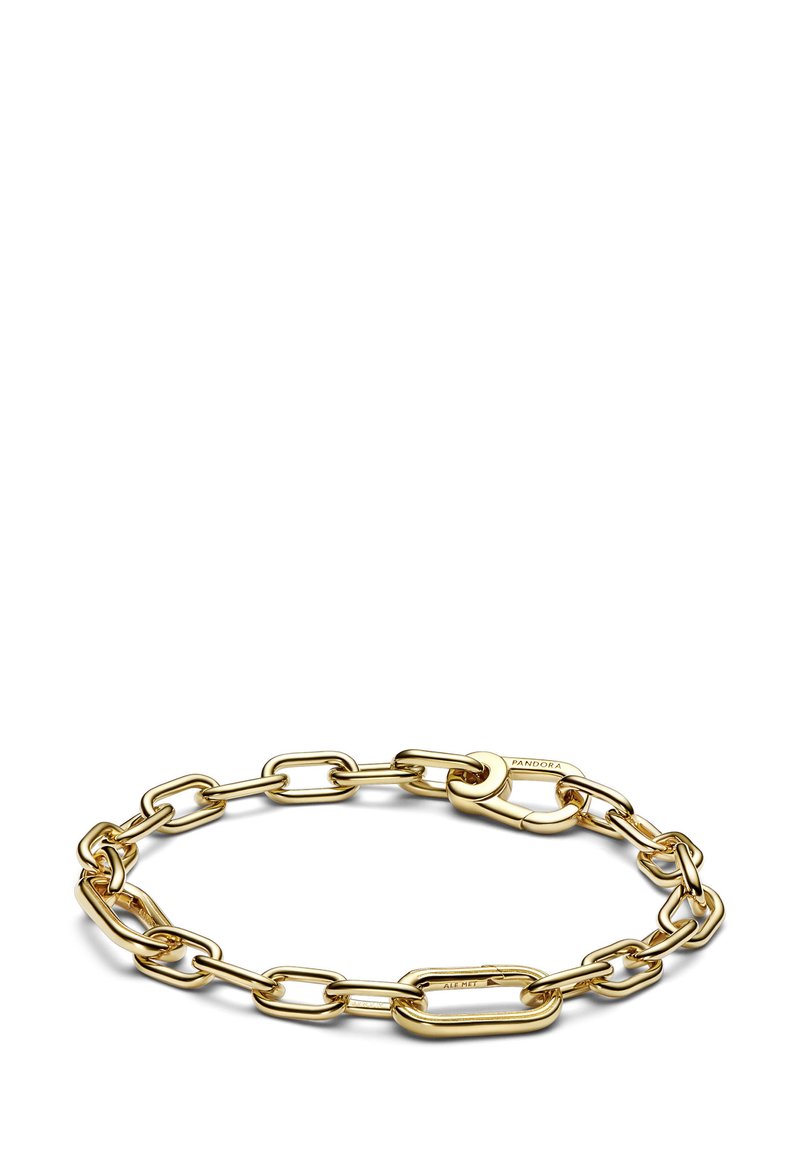 Pulsera de cadena en tono dorado con eslabones ovalados y un cierre seguro, que exhibe una textura suave y un diseño minimalista.