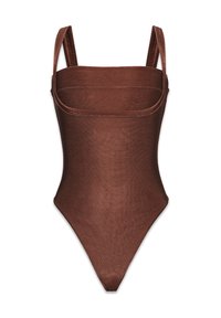 Brązowy jednoczęściowy strój kąpielowy wykonany z gładkiego materiału, z cienkimi ramiączkami i kwadratowym dekoltem, z wyciętymi nogawkami i minimalnym szwem.