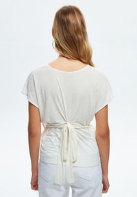 adL FRONT TIE - Camicetta - beige