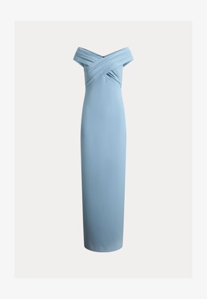 Robe ajustée à épaules dénudées en bleu clair, confectionnée en tissu lisse, présentant un détail de croisements sur le corsage et une silhouette élancée en colonne.