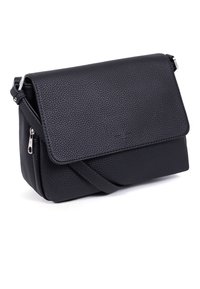 Borsa a tracolla nera realizzata in finta pelle strutturata, con chiusura a pattina, hardware argentato e una tracolla regolabile.