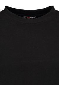 Schwarzes Baumwoll-T-Shirt mit Rundhalsausschnitt, kurzen Ärmeln und glatter Textur. Hat ein kleines „KEY LARGO“-Etikett im Kragen.