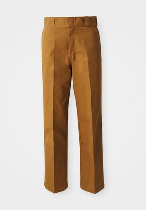 Ruske, oblikovane hlače z gladko teksturo, ki imajo raven kroj, naborke spredaj in standartni pas.