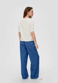 s.Oliver SEMITRANSPARENTER OPTIK - T-shirt print - creme