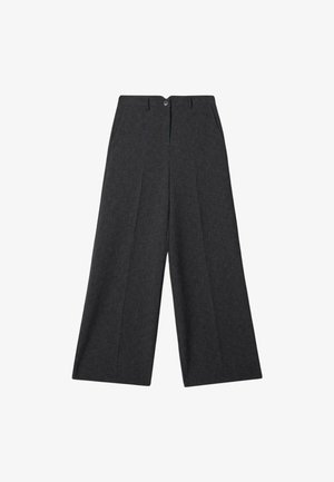 Spodnie z szerokimi nogawkami w ciemnoszarym materiale o gładkiej fakturze, z przednimi zakładkami, pojedynczym zapięciem na guzik oraz szlufkami na pasek.