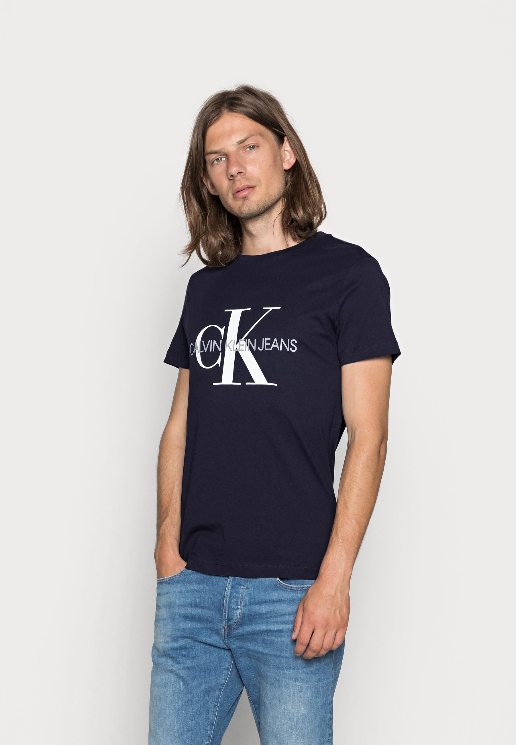 Calvin Klein Jeans ICONIC MONOGRAM SLIM TEE - Camiseta estampada - night  sky/azul marino - Zalando.es