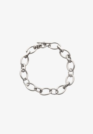 Zilveren schakelarmband met in elkaar grijpende ovale schakels. Bevat een mix van gladde en gedraaide texturen, afgewerkt met een toggle sluiting.