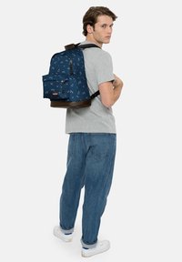 Eastpak WYOMING UNISEX granatowy