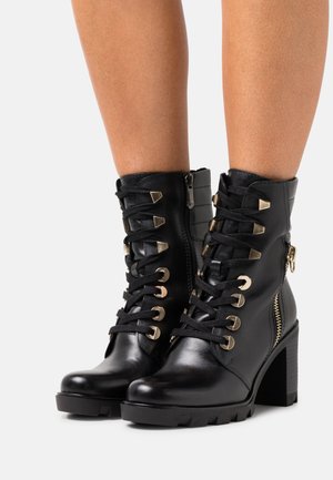 Botki sznurowane - black/gold