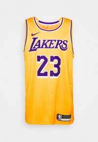 Camiseta de baloncesto amarilla de los Los Angeles Lakers con el texto "Lakers" en púrpura y el número 23 en blanco y púrpura en la parte frontal.