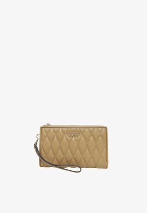 Portafoglio trapuntato color beige con chiusura a zip, dotato di una tracolla e con il logo "GUESS" in rilievo sul davanti. Texture liscia, forma rettangolare.