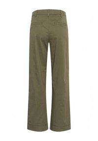 Pantalon vert olive à jambes larges avec passants de ceinture et deux poches à passepoil à l'arrière, vu de dos.