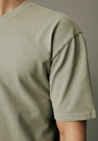 Next HEAVYWEIGHT - Tricou basic - sage green garment dye