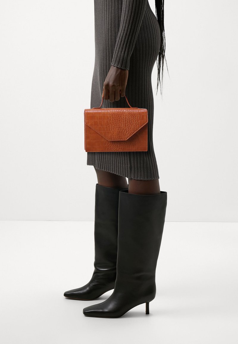 Pieces PCSAHARA CROSS BODY - Taška s příčným popruhem - mocha bisque
