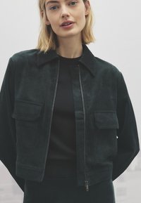 Thumbnail Image 4