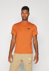 The North Face M SS SIMPLE DOME TEE - Sportovní tričko - earthen copper