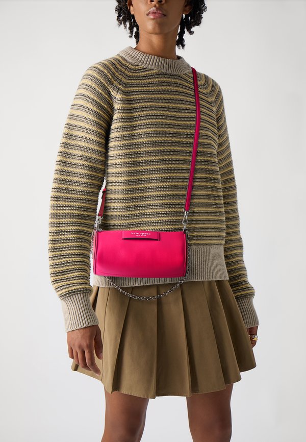 LABEL SMOOTH POCHETTE - Handbag - rosehip