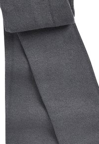 Harmaat ribbit tights, jotka on valmistettu pehmeästä ja joustavasta materiaalista. Omistaa sileän tekstuurin ja tasaisen kuvion pinnalla.