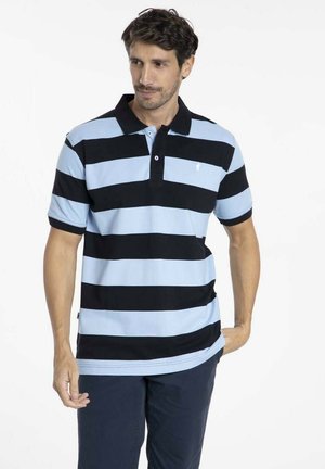 Polo à rayures bleues et noires avec col, patte de boutonnage et un petit logo sur la poitrine. Manches courtes et coupe décontractée.