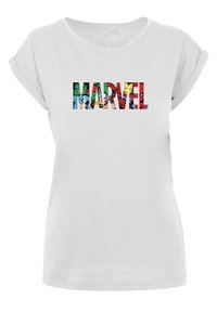 Balts īsu piedurkņu T-krekls ar krāsainu Marvel komiksu varoņu kolāžu blokburtiem, kas veido vārdu "MARVEL".