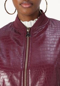 Patrizia Pepe GIUBBOTTO JACKET - Jakna od umjetne kože - plum elixir
