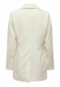 Blazer crème avec une silhouette structurée, revers cranté, manches longues et fente au dos. Texture lisse, coupe ajustée, design minimaliste.