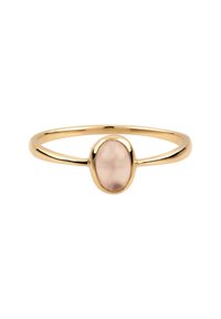 Bague en or avec une pierre rose ovale au centre, dotée d'un design de bande lisse et d'une finition polie. Apparence simple et élégante.