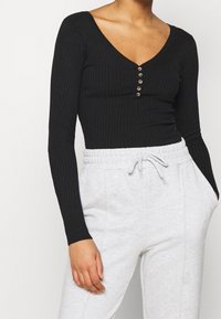 Even&Odd Sweter