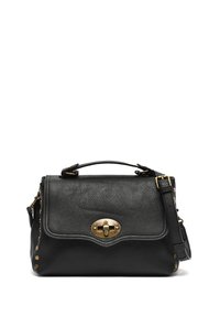 Sac à main en cuir noir avec une surface texturée, quincaillerie dorée, fermeture à rabat et accents cloutés sur les côtés. Sangle ajustable incluse.