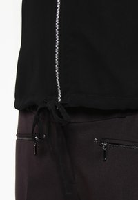 Vero Moda Petite Bomberjacka - black