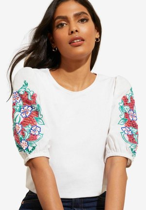 Love & Roses CUTWORK DETAIL PUFF SLEEVE  - REGULAR FIT - T-Shirt print - white