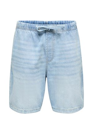 Shorts en denim bleu clair avec taille élastique et cordon de serrage, présentant de fines rayures délavées sur le devant.