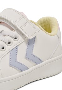 Hummel UNISEX jasnoróżowy