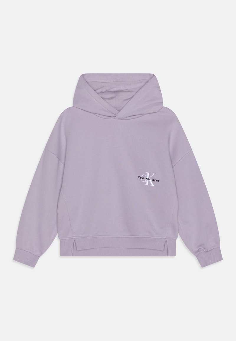 Levandulová mikina s klokaní kapsou a žebrovanými manžetami. Na přední straně se nachází malé logo. Měkká tkanina s uvolněným střihem.