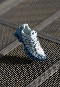 SHOX TL - Baskets basses - white/work blue