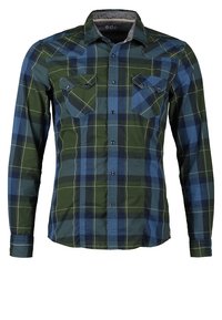 Chemise à manches longues avec boutons, à motif à carreaux bleu et vert, deux poches poitrine boutonnées à l'avant, et col pointu.