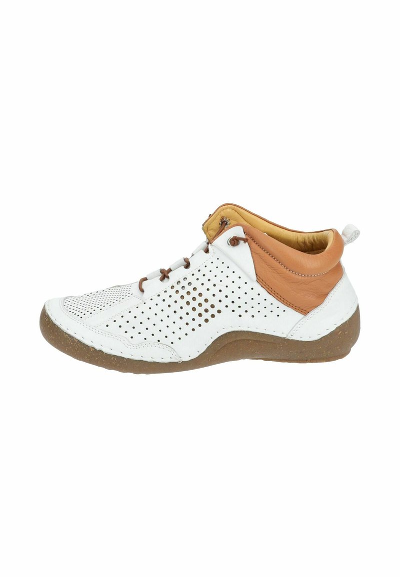 Witte geperforeerde sneaker met bruine leren accenten, ronde neus, rubberen zool en vetersluiting. Heeft een kleine rits aan de zijkant.
