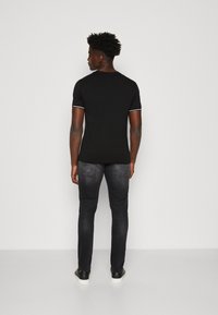 Antony Morato WITH RUBBER INJECTION  PRINT DOUBLE LAYER - Camiseta estampada - black